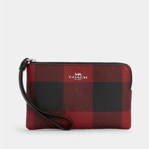 ✨ NWOT Coach Leather Corner Zip Wristlet – Buffalo Plaid Print ✨